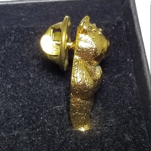 Vintage MJ Goldtone Teddy Bear Lapel Pin #75 - Picture 4 of 6